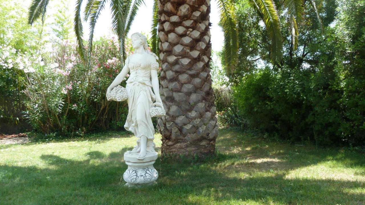 Les Cigalous Bed & Breakfast Restinclieres Exterior foto
