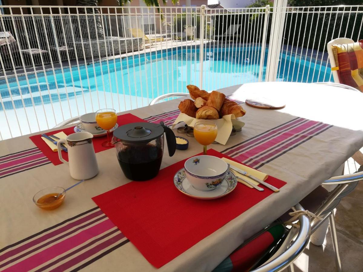 Les Cigalous Bed & Breakfast Restinclieres Exterior foto