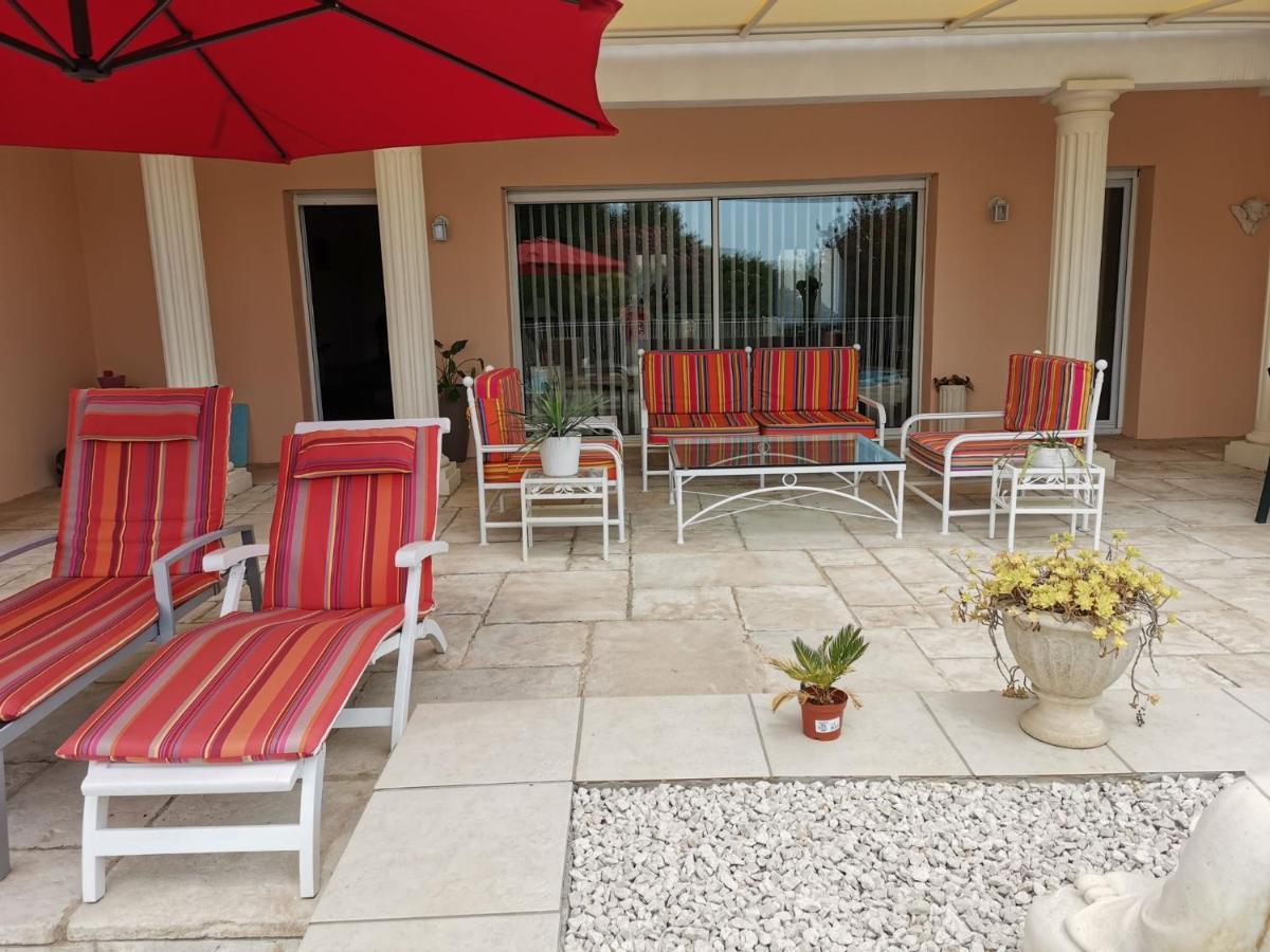 Les Cigalous Bed & Breakfast Restinclieres Exterior foto