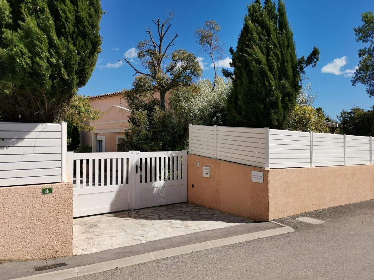 Les Cigalous Bed & Breakfast Restinclieres Exterior foto